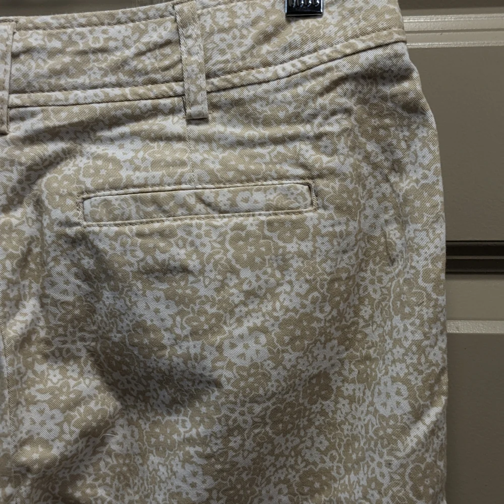 Counterparts Tan/White Floral Cotton Blend Bermuda Shorts - 6P